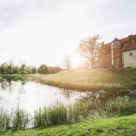 Hotel Schloss & Gut Ulrichshusen Exterior foto