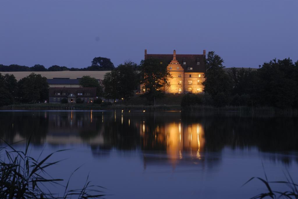 Hotel Schloss & Gut Ulrichshusen Exterior foto