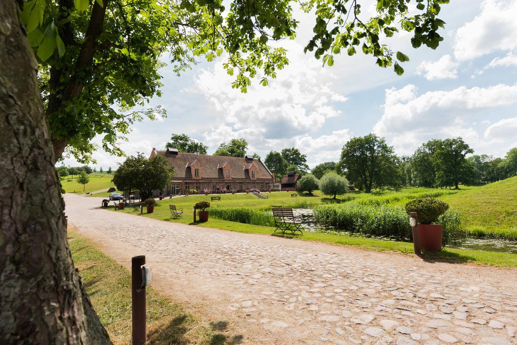 Hotel Schloss & Gut Ulrichshusen Exterior foto